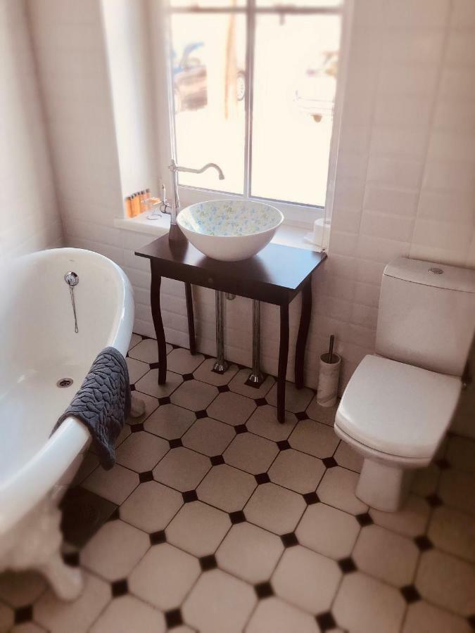 Villa Kertelhof Guesthouse Кярдла Екстер'єр фото